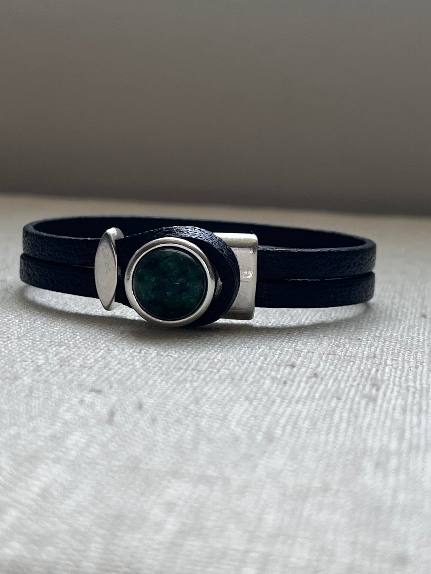 Gem leather bracelet